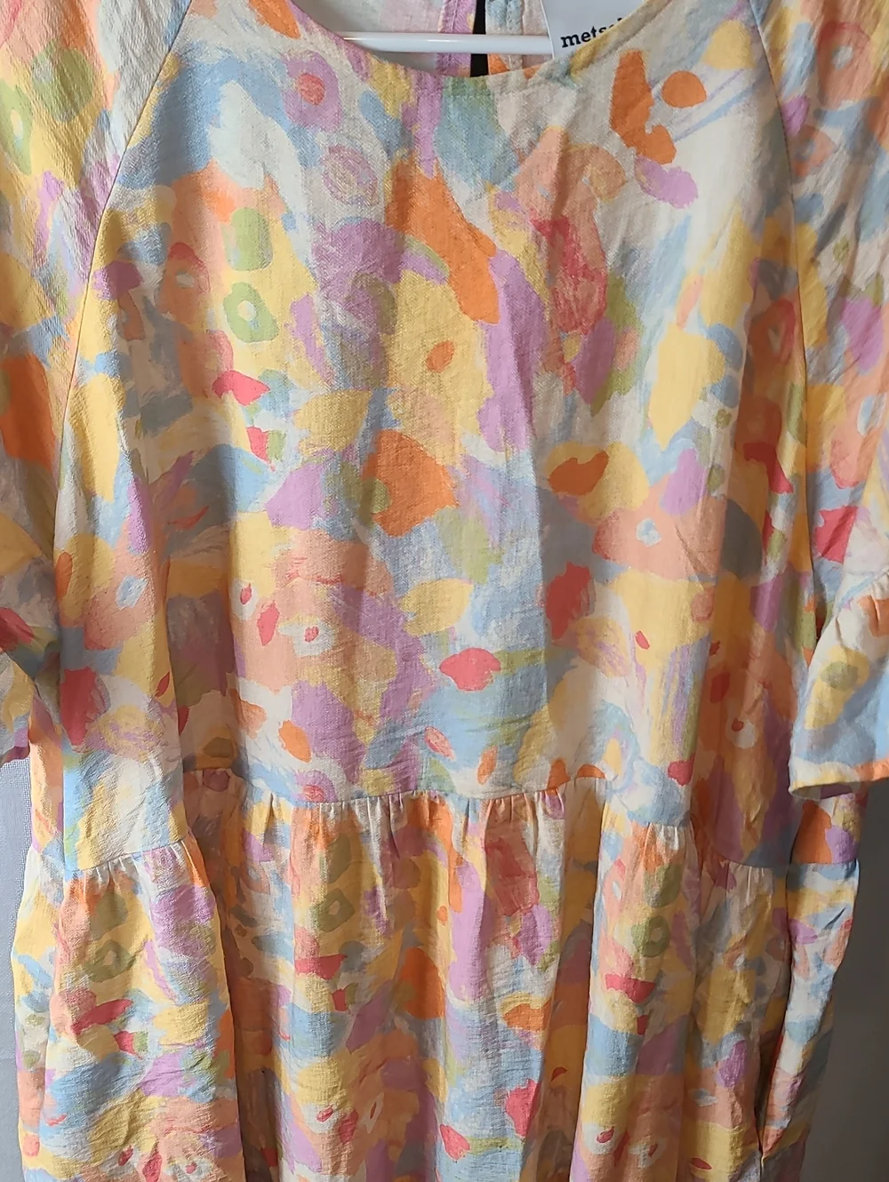 Metsola Tahiti Frill Dress featuring a Floral Design Size Large. Like New - Picture 3 of 8